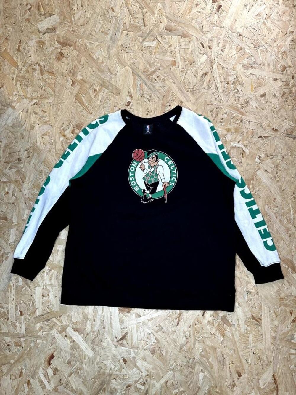 Boston Celtics NBA Sweatshirt Mens XL Black Raglan Long Sleeve Pullover